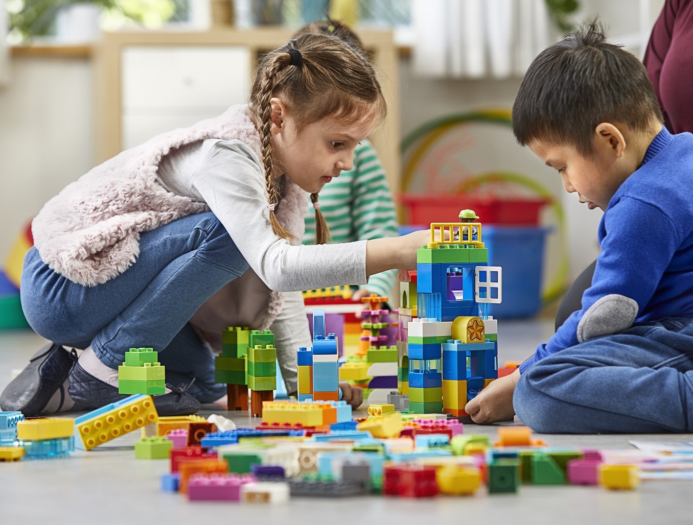 lego duplo mój świat xl dzieci budują z klocków